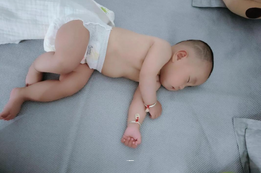 舞钢孕妇显怀早的原因